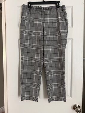 Classic Gray Plaid women's cropped Trousers